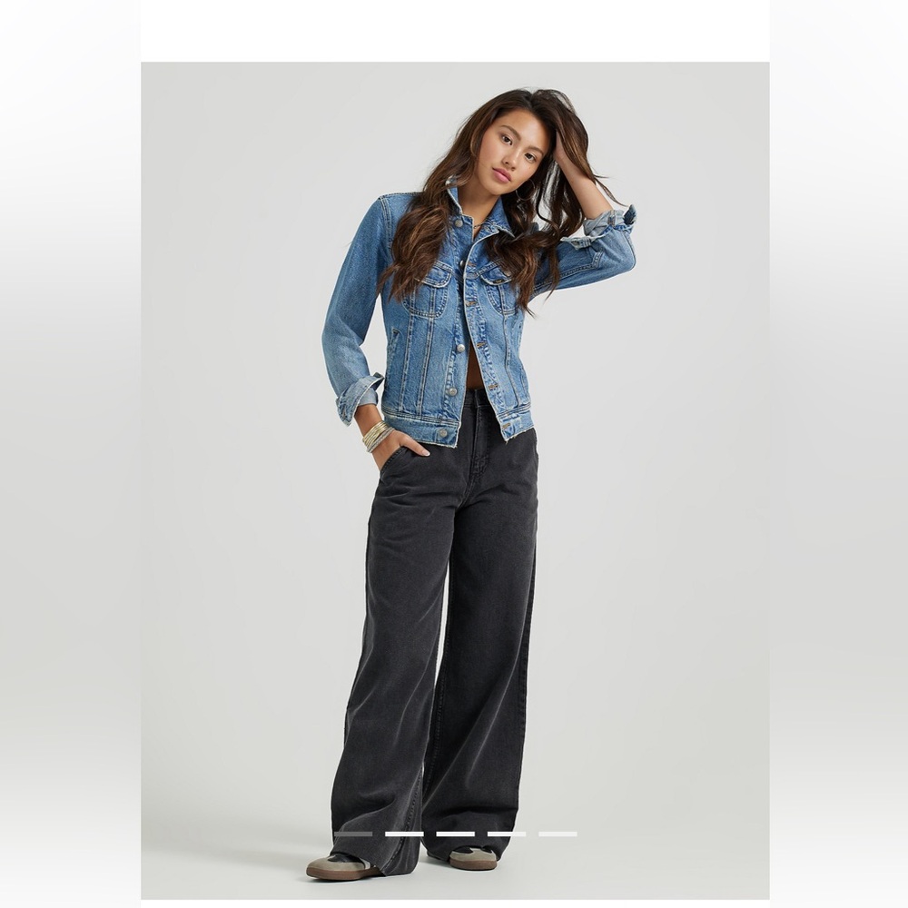 Lee Women’s Stella A-Line Trouser Jean Size 31, color “Into the Shadows” (black)